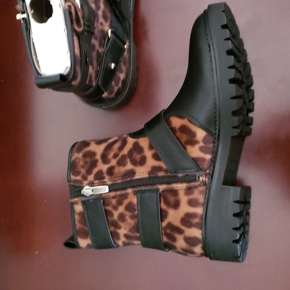 NWT Nine West Leopard Print Biker Boots - Picture 3 of 7